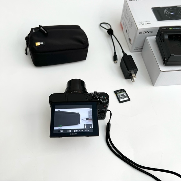 Sony Cyber-shot DSC-HX80 18.2-Megapixel Digital Camera Bundle - Picture 8 of 12